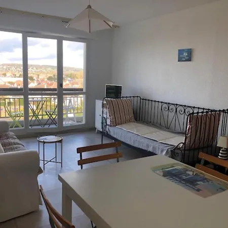 Lumineux Avec Balcon, Proche Plage, Commerces Et Gare, Avec Parking Privatif - Fr-1-712-33 Villers-sur-Mer