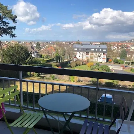 Lumineux Avec Balcon, Proche Plage, Commerces Et Gare, Avec Parking Privatif - Fr-1-712-33 Villers-sur-Mer