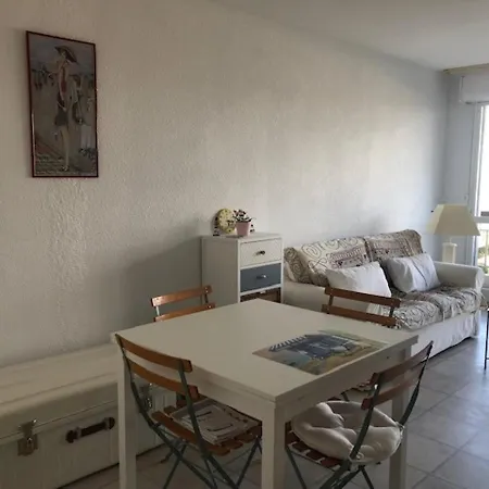 Lumineux Avec Balcon, Proche Plage, Commerces Et Gare, Avec Parking Privatif - Fr-1-712-33 Apartment *